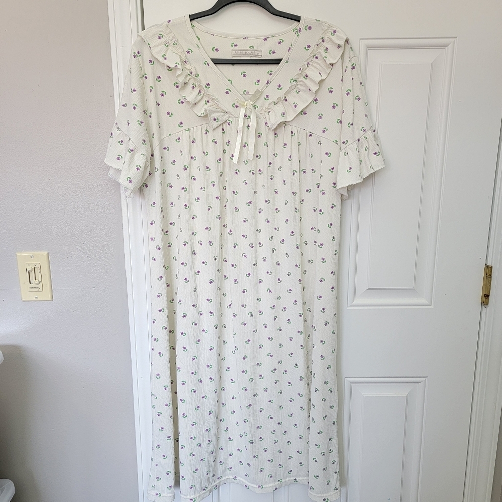 Vintage Miss Jouri Women's Short Sleeve Nightgown White Purple Tulip Print Med
